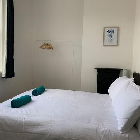 2 Double Bedroom Flat, Central Location ブリストル エクステリア 写真